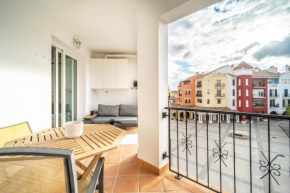 Exclusive 3 Bedroom 2 Bathroom Apartment close to Amenities - TR921LT